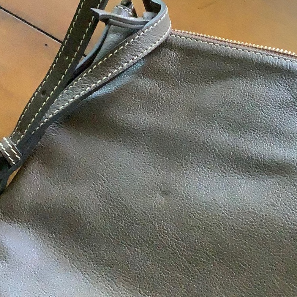 😍Dooney & Bourke Crossbody Pebble Leather Letter Carrier😍 - Picture 11 of 11
